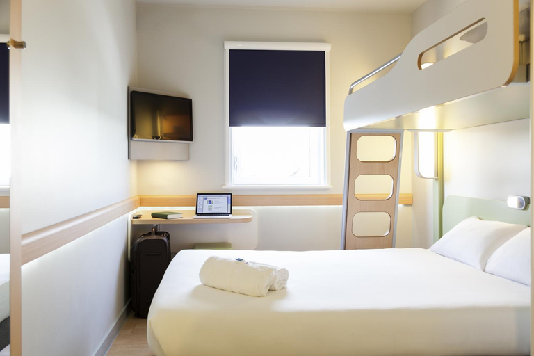 Bedroom 12