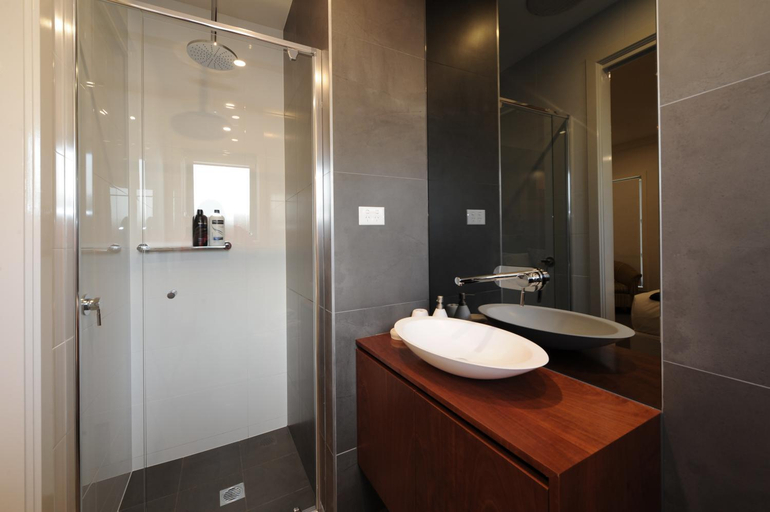 Bathroom 15