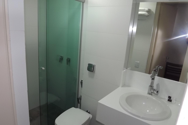 Bathroom, Center Patos Hotel, Patos de Minas