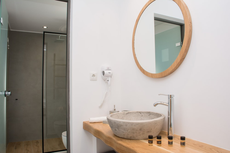Bathroom 4, Aqua Blu, Crete