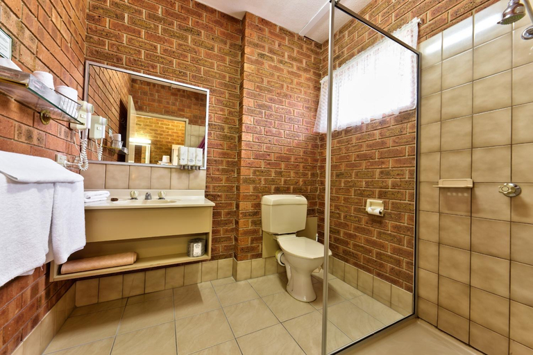 Bathroom 8