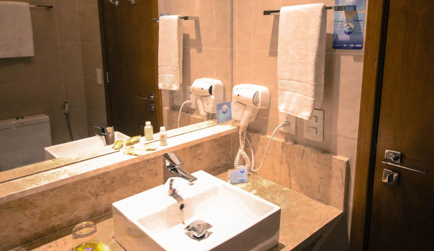 Bathroom 2, Ibiza Plaza Hotel, Anápolis