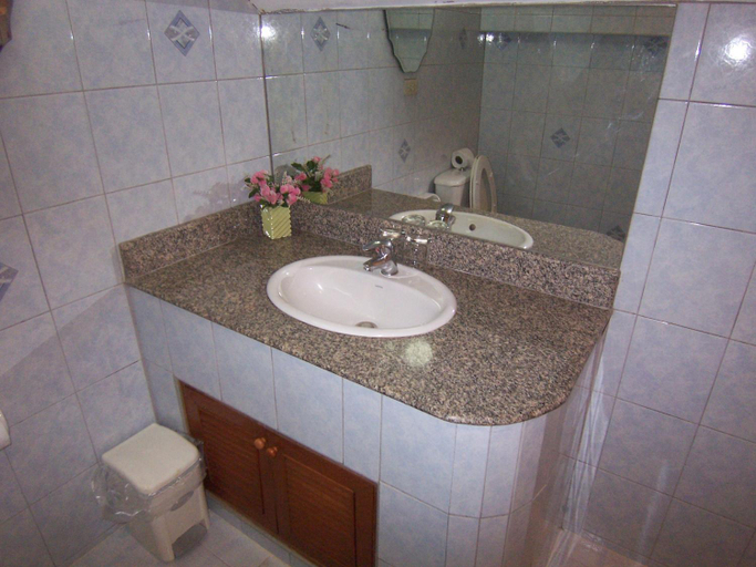 Bathroom 4