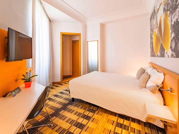 Bedroom 3, ibis Styles Napoli Garibaldi, Napoli