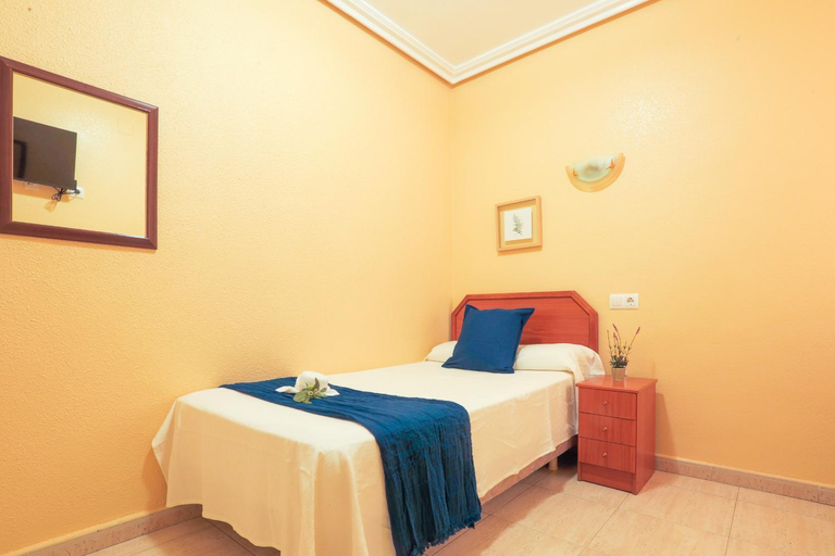 Bedroom 2, Hotel Tuto, Alicante
