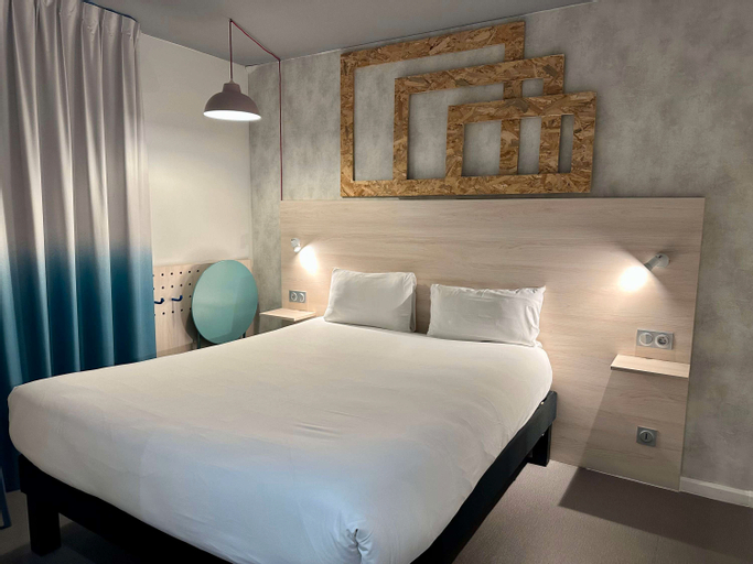 Bedroom 24
