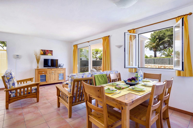 Others 4, Villas Nura, Baleares