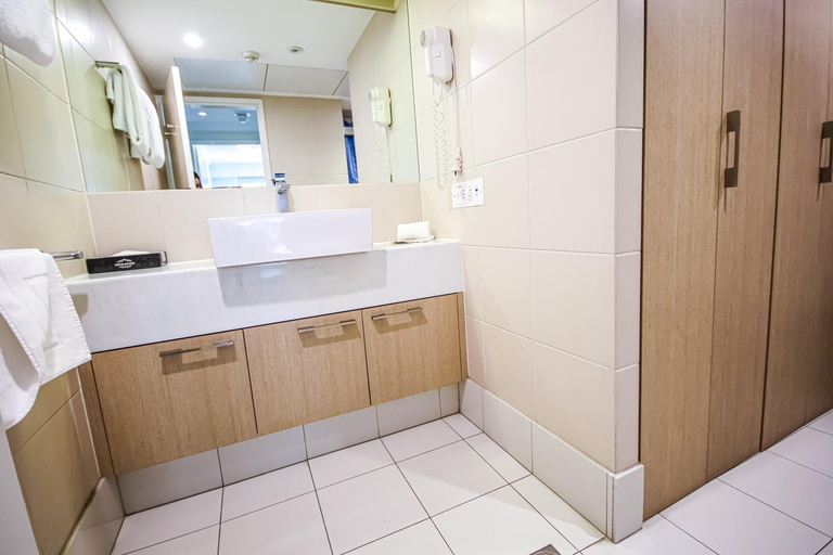 Bathroom 4, Dockside Brisbane, Brisbane