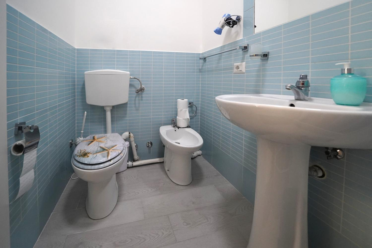 Bathroom 3, Florinda B&B, Napoli