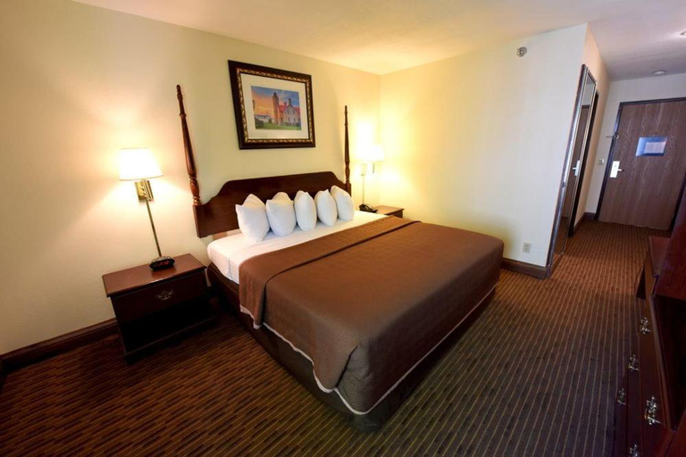 Bedroom 3, Bayside Hotel of Mackinac, Cheboygan