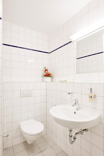 Bathroom, Gastehaus Pauline, Berlin