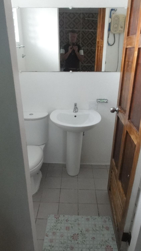 Bathroom 3, Sea Turtle House, Moalboal