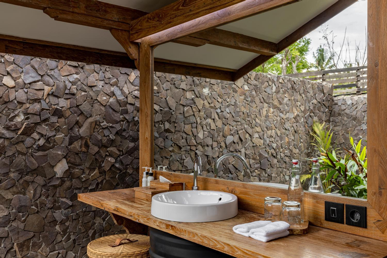 Bathroom 11