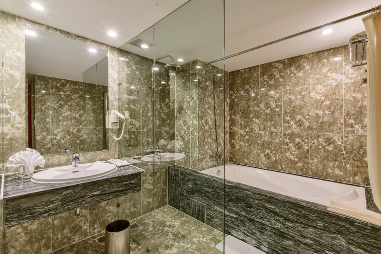 Bathroom 4, Park Hotel Dalat, Đà Lạt