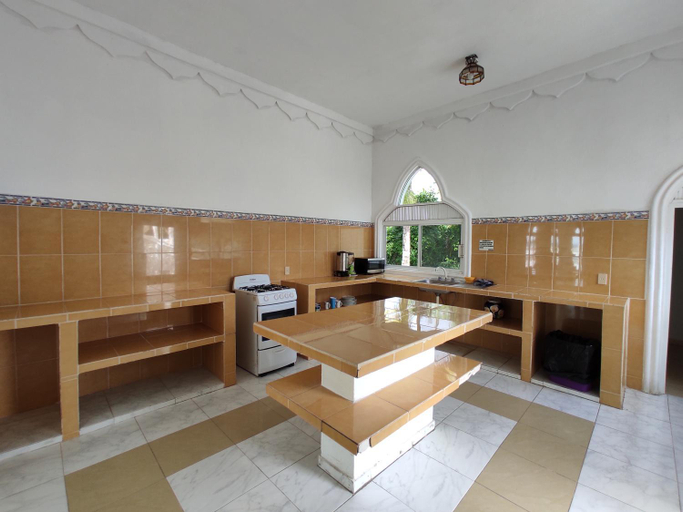 Others 3, Villas Paradise, Compostela