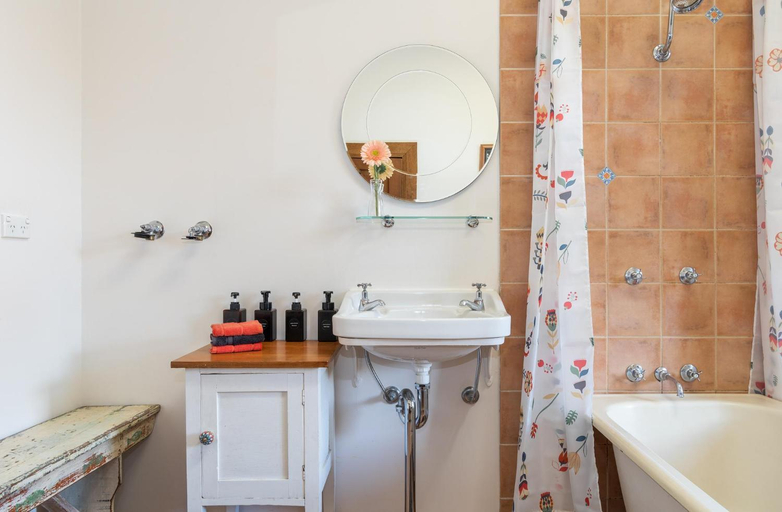 Bathroom 5, Sidneys Retreat, Blue Mountains