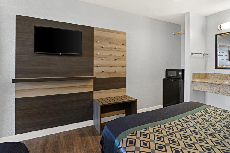 Bedroom 8
