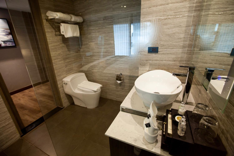 Bathroom 23