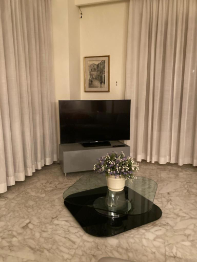 Others 3, Le Mille e Una Notte, Rome