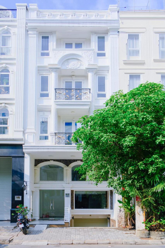 Exterior 4