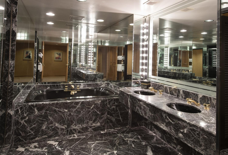 Bathroom 4, The Clyde Hotel, Bernalillo