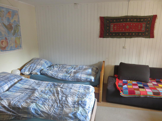 Bedroom 2, BnB Erlach, Erlach