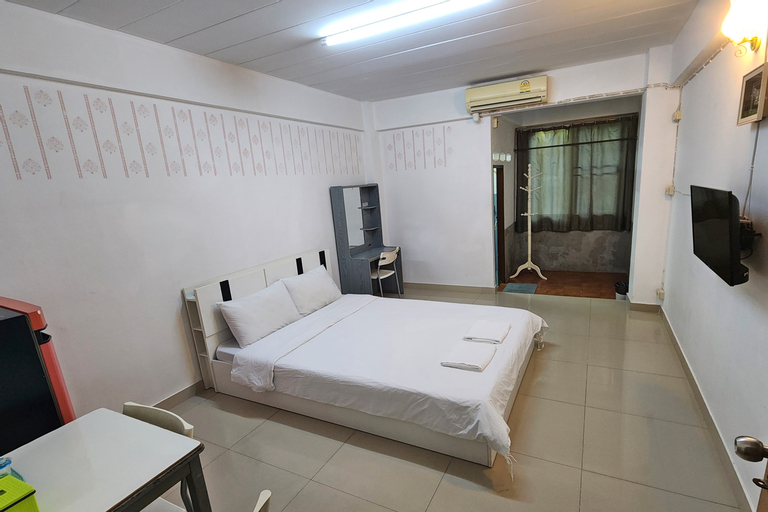 Bedroom 13
