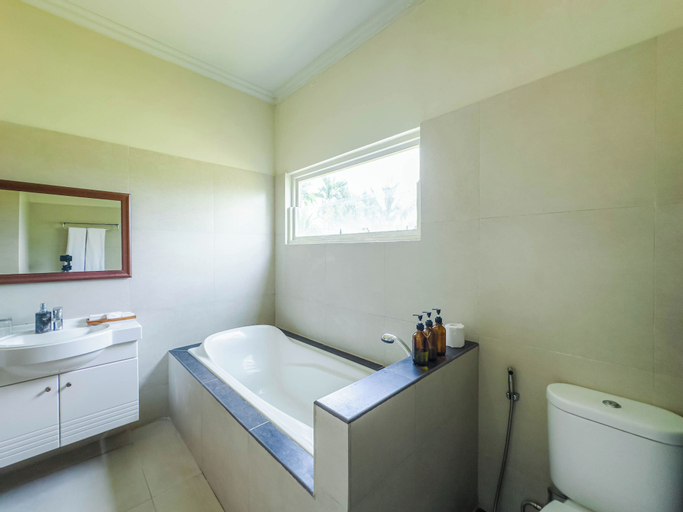 Bathroom 19