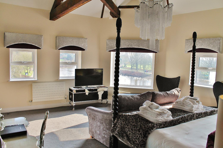 Others 5, Boutique By Browns, Worcestershire