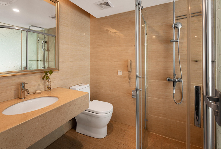 Bathroom, Wuhan Poly Hotel, Wuhan