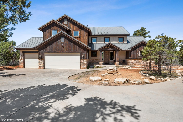 Cedar Ridge- Hot tub, Private, Minutes from Zion, Kane