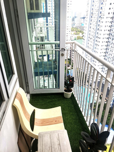Others 3, Modern 1BR with balcony and 100mbps wifi, Quezon City