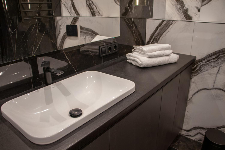 Bathroom 2, Royal 2 apartments on Shevchenka 38 str, L'vivs'ka