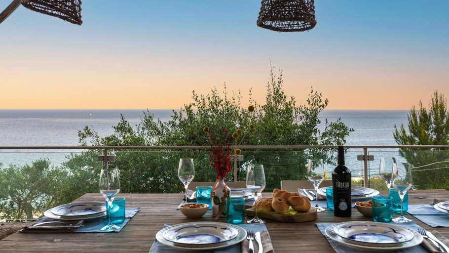 Food & Drinks, VILLA SOLELUNA 7&1, Emma Villas, Lecce
