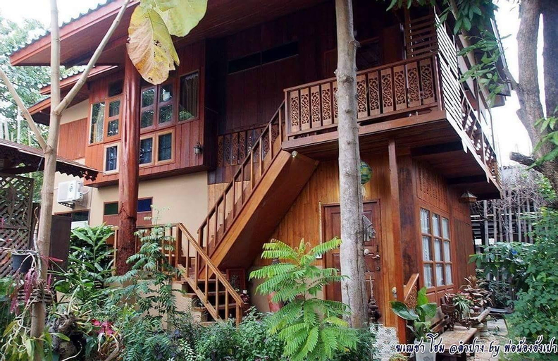 Kanecha's Home (Wooden House, Lower Floor), Muang Lampang