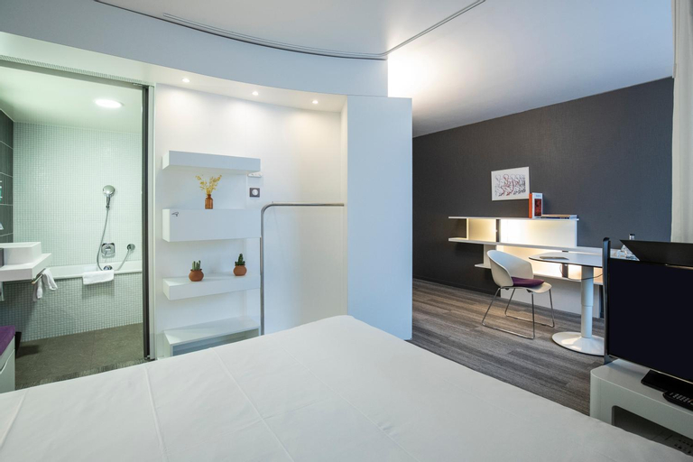 Bathroom 11