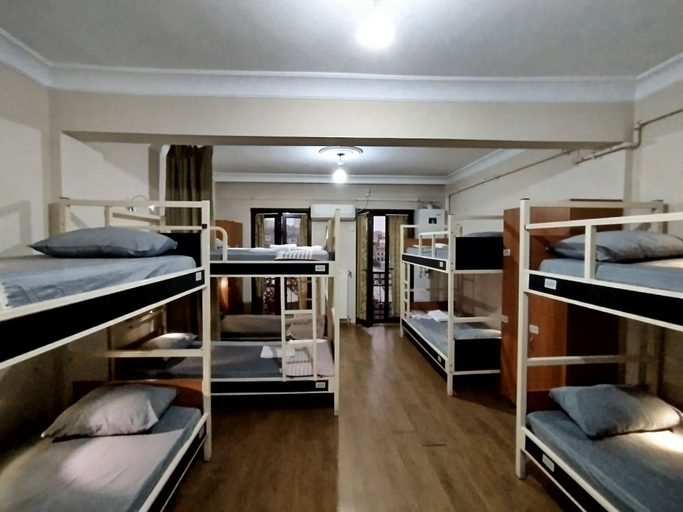 Bedroom 3, Ivy Hostel Cafe, Beyoğlu