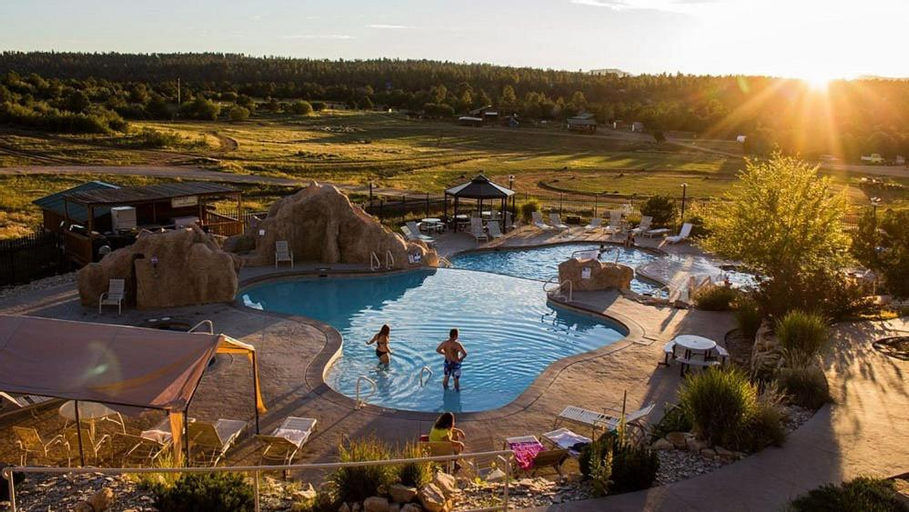 Sport & Beauty 2, Cedar Ridge- Hot tub, Private, Minutes from Zion, Kane