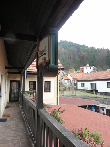 Others 4, U Kralovny Dagmar, Beroun