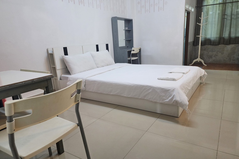 Bedroom 14