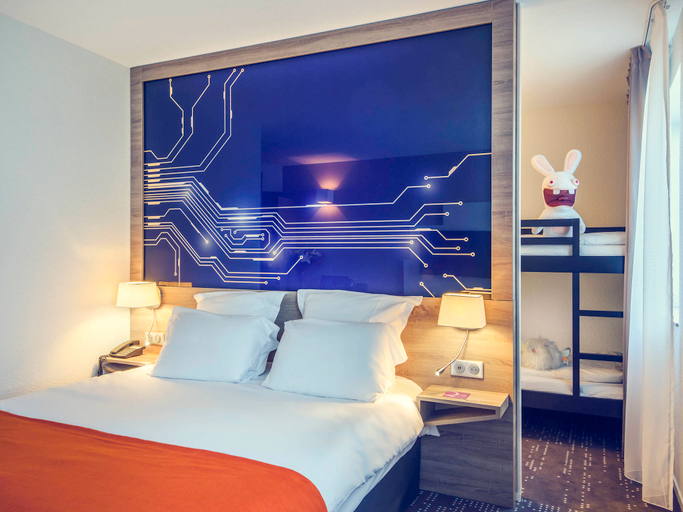 Bedroom 2, Mercure Poitiers Site du Futuroscope Hotel, Vienne