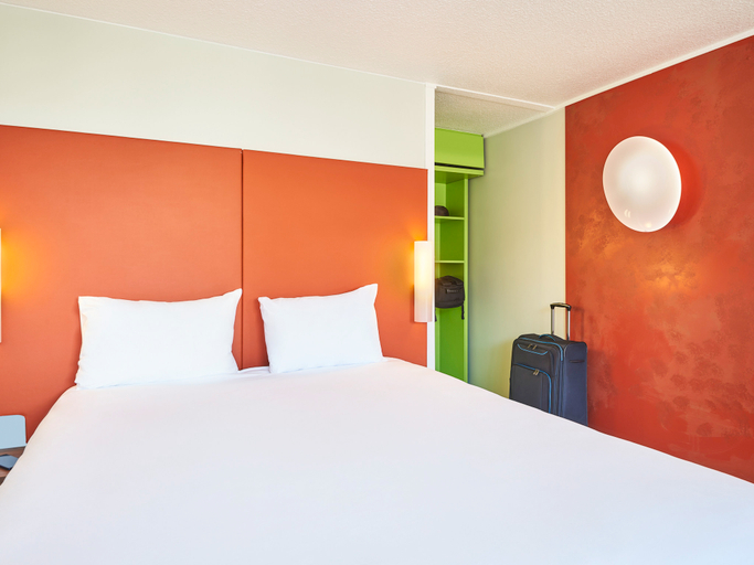 Bedroom 3, greet hotel Versailles - Voisins Le Bretonneux, Yvelines