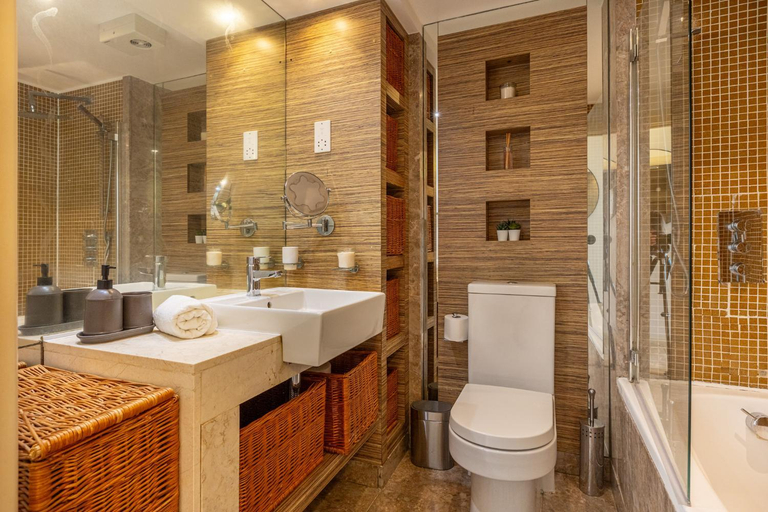 Bathroom 4, Modern One Bedroom City Tower - Canary Wharf, London