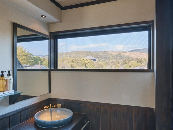 Bathroom 13