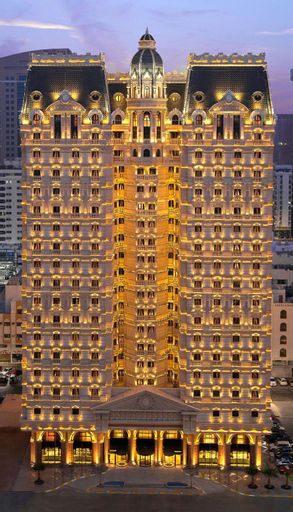 Exterior & Views 17