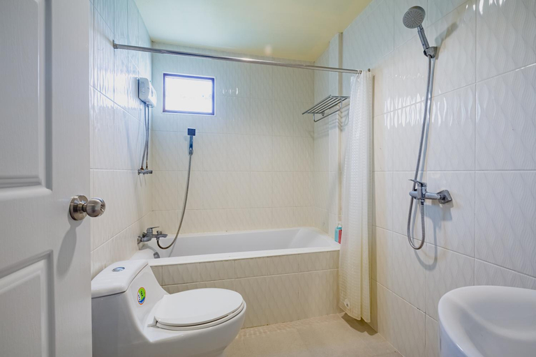 Bathroom 3, Sakarin Valley Resort&Restaurant, Muang Kanchanaburi