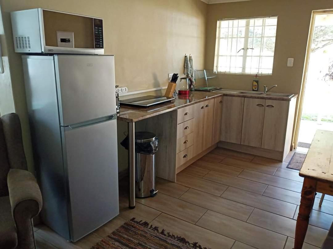 Others 2, Piece of Parys, Fezile Dabi
