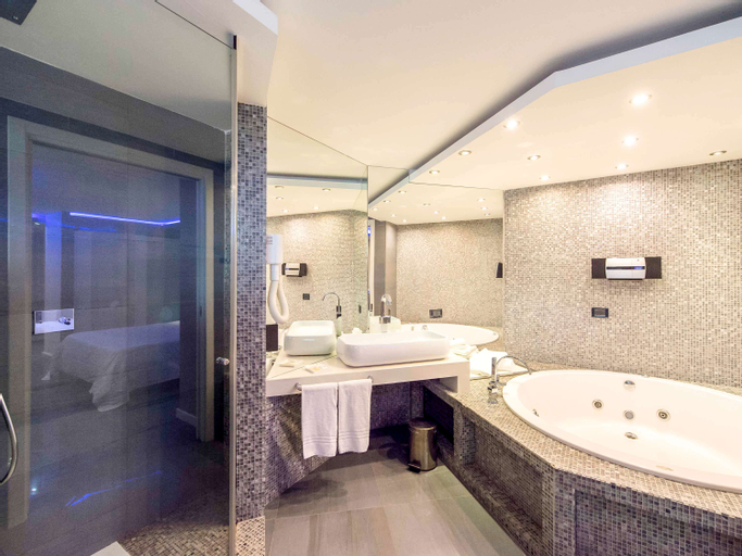 Ibis Styles Palermo Cristal - Tap to explore photos