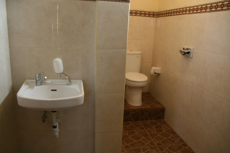 Bathroom 9