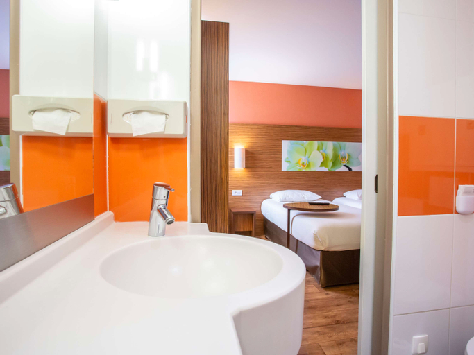 Bathroom 4
